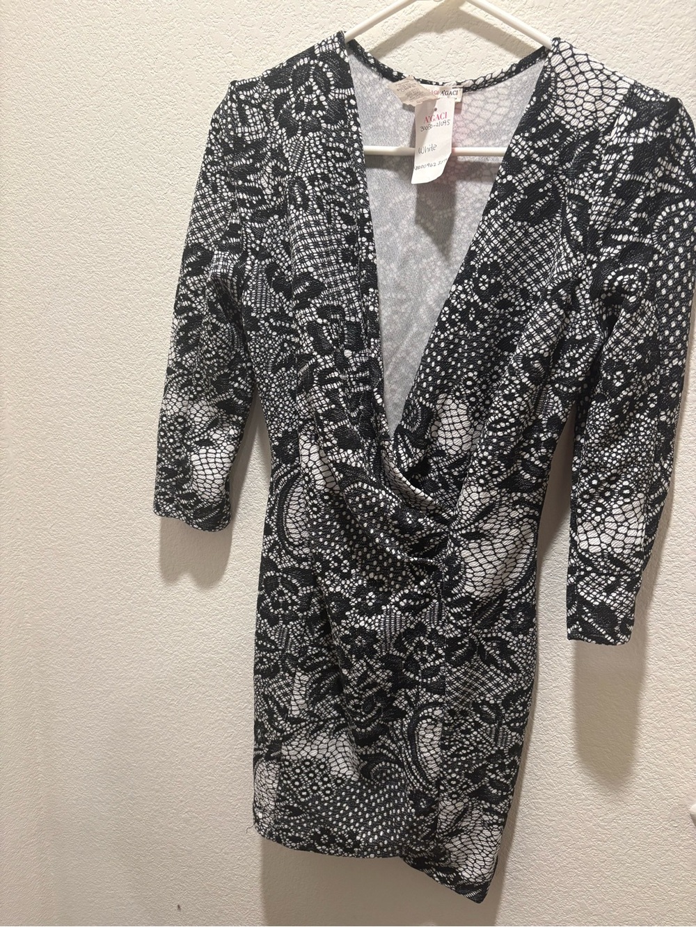 A’gaci Black & White Floral Wrap-Style Women’s Dress